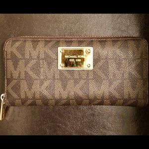 Michael Kors Jet Set Brown Continental Wallet